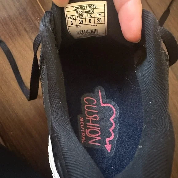 Brooks Adrenaline GTS22 Running Shoes Sz 8 - Picture 10 of 15